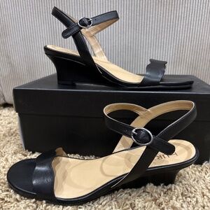 Naturalizer Lacey Ankle Strap Wedge Sandals Size 7.5 FREE SHIPPING!